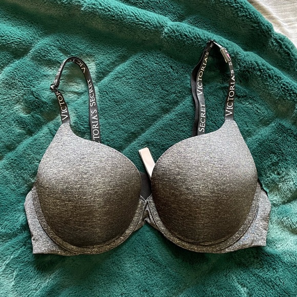 Victoria’s Secret Push Up Bra - Picture 2 of 9